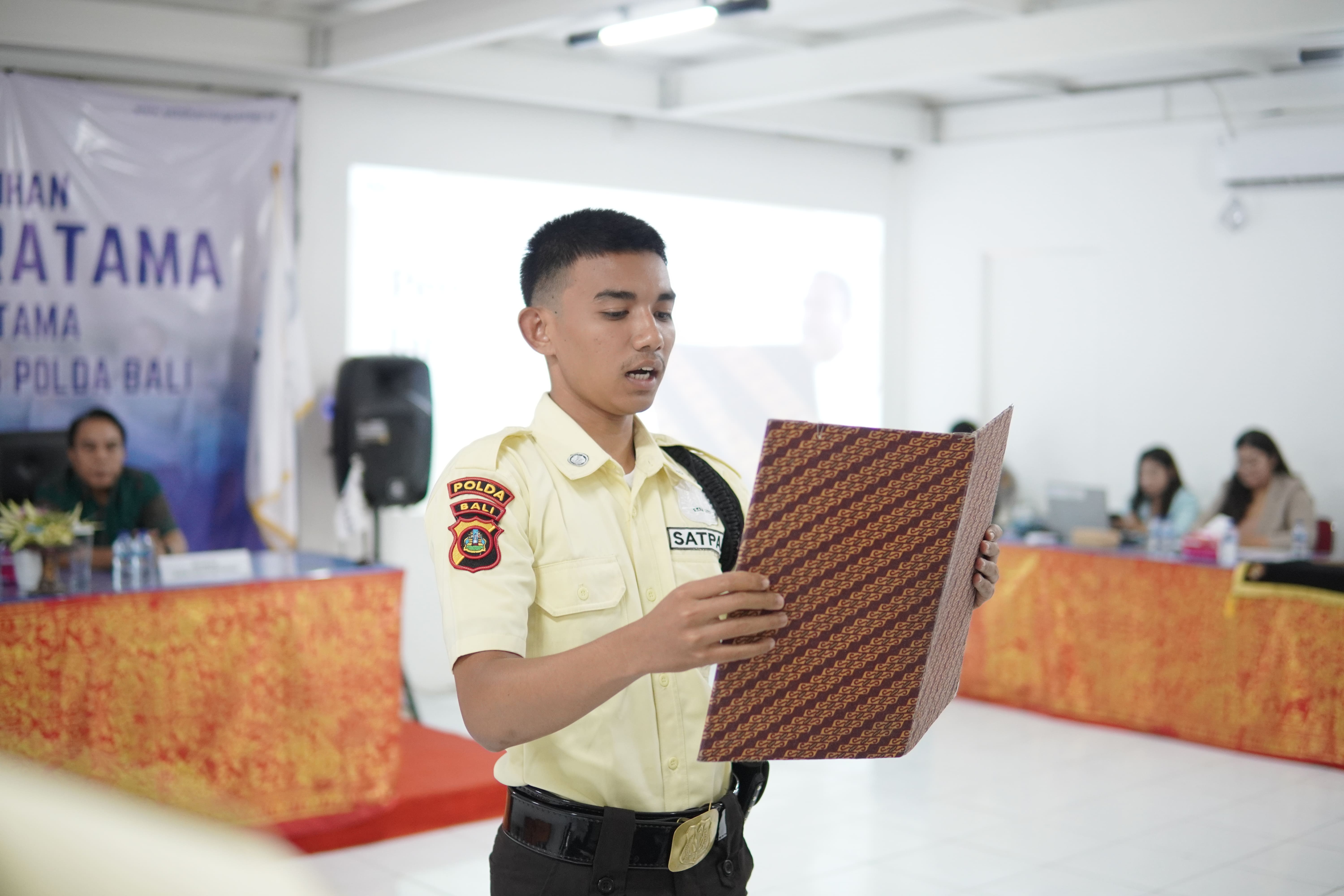 Pembacaan Janji Siswa Satpam Asta